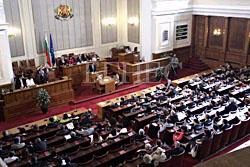 Парламентът избра 18 временни евродепутати