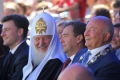 Медведев укрепва позициите си с демонстрация на сила