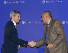 Посланикът на САЩ даде рамо на Борисов, като го придружи в парламента
