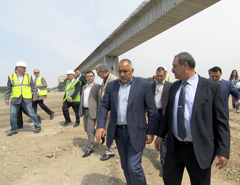 През пролетта Борисов провери как върви строежът на Дунав мост ІІ, сн. БГНЕС
