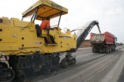 Държавата прибегна до медиен натиск над фирма да смени дефектен асфалт на "Тракия"