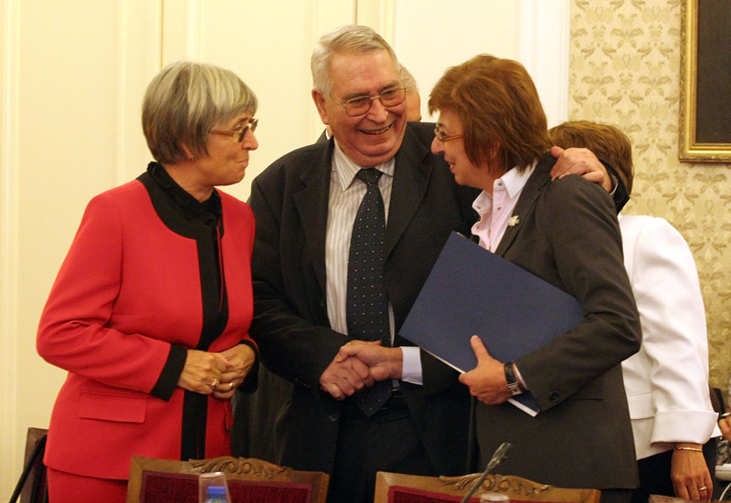 Венета Марковска (вляво), Любен Корнезов и Екатерина Михайлова сн. БГНЕС