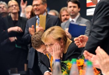 Меркел за седми път избрана начело на ХДС