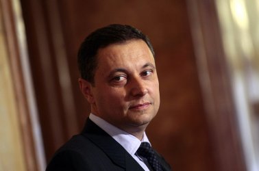 Яне Янев сезира Цацаров за трима прокурори по прекратено мегадело за износ на ток