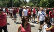 Протестиращи фенове на ЦСКА счупиха носа на журналист