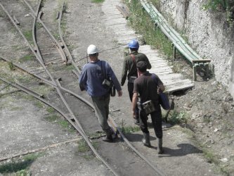 Синдикати чакат съкращения на 3500 миньори заради енергийните цени