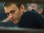 Навални беше временно освободен от ареста, докато тече обжалване на присъдата му