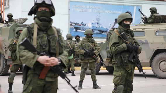 Руски военни, разположени в Крим преди анексирането на полуострова