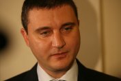 Финансовият министър: Искров няма да ходи в Черноморската банка