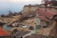 Близо 4000 незаконни къщи заплашени от срутване