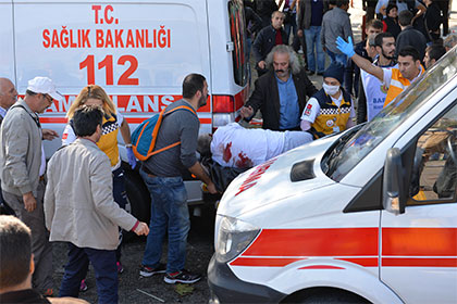 Самоделна бомба се взриви до станция на истанбулското метро, вероятно петима са ранени