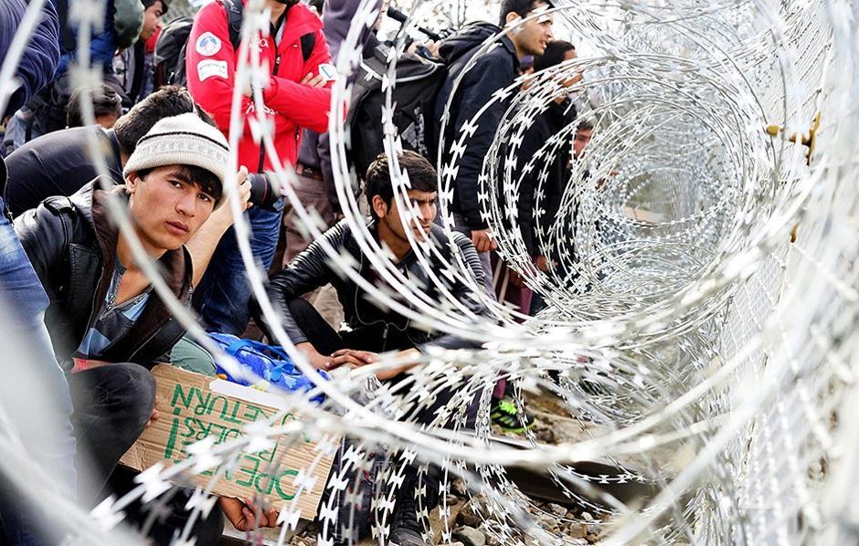 Мигрантите остават блокирани на Балканите заради затегнатата политика на Австрия
