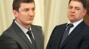 Зам.-министър от ПФ отвори втори фронт срещу военния министър в разгара на конфликта му с НПСД