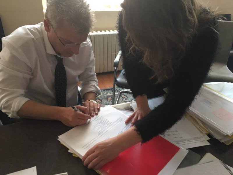Петър Москов подписва анекса към рамковия договор, уреждащ новите правила за лечение, сн. БГНЕС