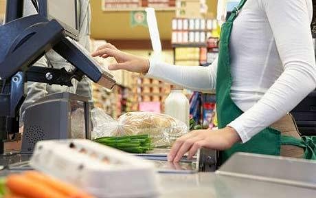 “Таен служител“ в супермаркет получил заплата от 14 лева след глоби и удръжки