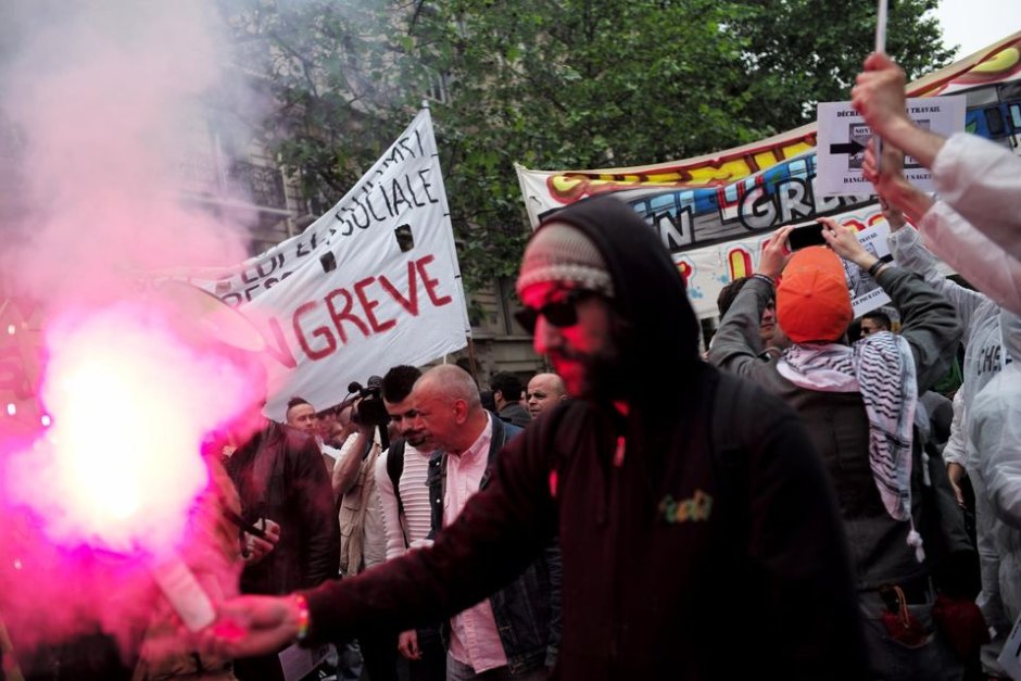 Сблъсъци в Париж между полицията и протестиращи срещу трудовата реформа