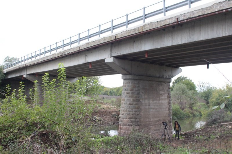 Мостът, под който стана инцидентът. Снимка: БГНЕС