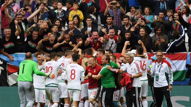 Унгария изненада Австрия с 2:0 при завръщането си в големия футбол
