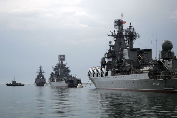 Руски военни кораби в Черно море. 