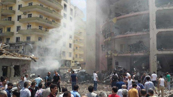 Най-малко четири жертви на пореден атентат в Турция