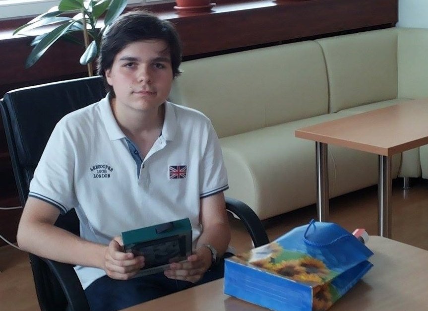 Йордан Галинчев от Пловдив спечели електронен четец от играта на НАП