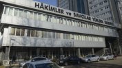 Чистката на Ердоган продължава: 2745 съдии са уволнени от раз