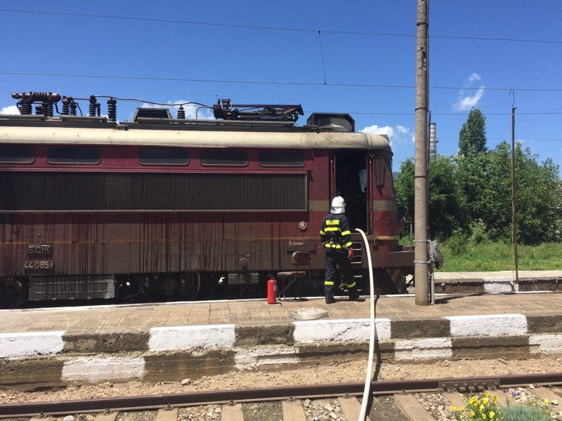 Дерайлирали вагони с въглища блокираха жп движението до Сърбия