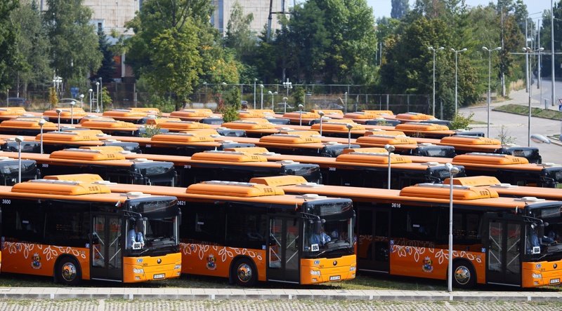 Столична община пуска новите 70 автобуса