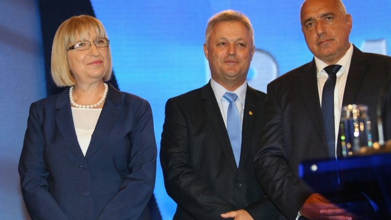 Цецка Цачева е кандидатът на ГЕРБ за президент