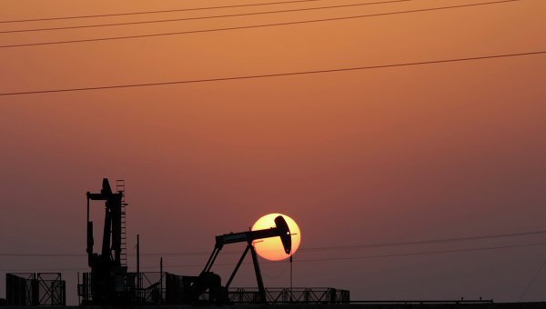 Петролът поскъпна след потвърдената подкрепа на Русия за замразяване на добива