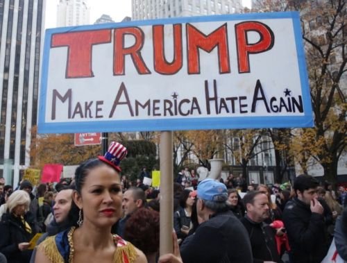 Многохилядни протести срещу Тръмп в редица американски градове