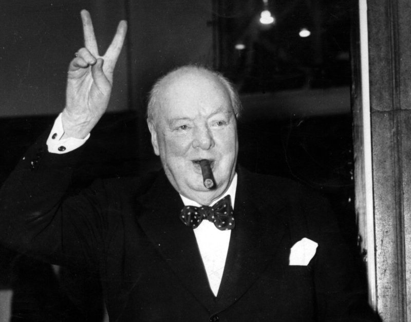 Доналд Тръмп ще върне бюста на Чърчил в Овалния кабинет