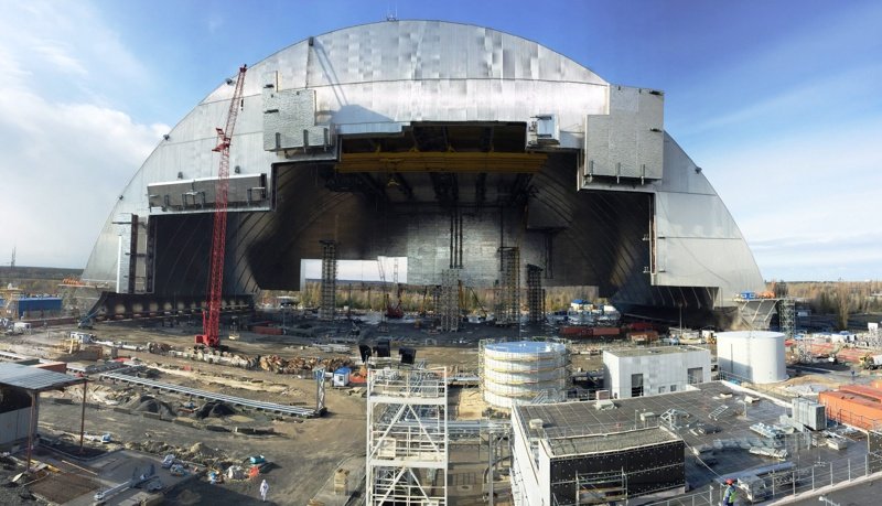 Изграден е новият стоманен купол над избухналия реактор в АЕЦ Чернобил
