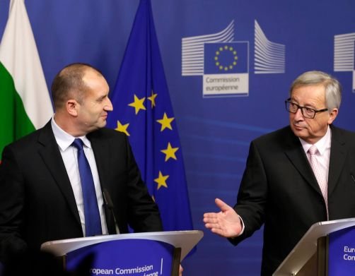 Брюксел "охлади" Радев за вдигането на руските санкции