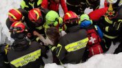 Единадесет оцелели в затрупания от лавина хотел в Италия
