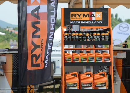 Смазочни продукти RYMAX – подходящи за всички селскостопански машини