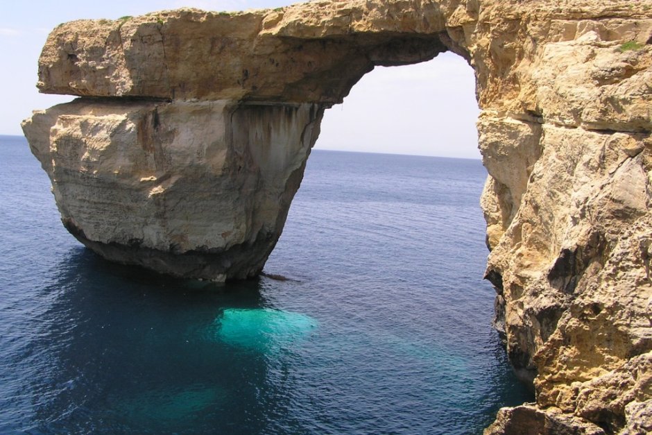 Прочутата скална арка в Малта се срути в морето