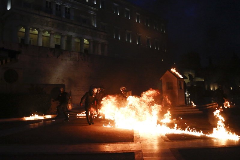 Гърция одобри нови мерки за строги икономии