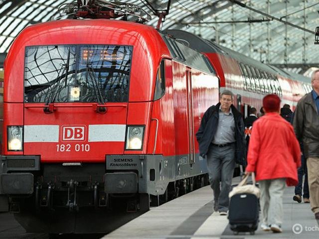 Седем ранени при инцидент с влак в Германия