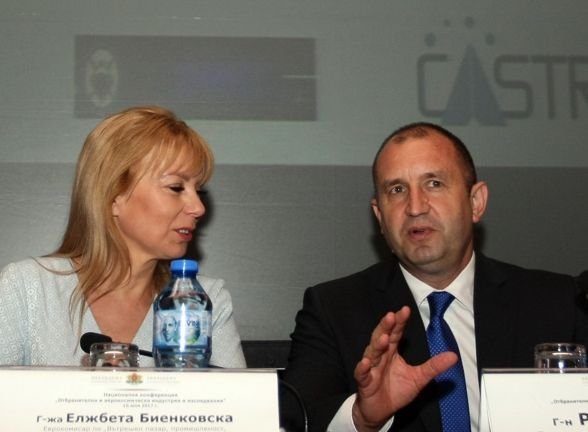 Елжбета Биенковска - европейски комисар по вътрешен пазар и президентът Румен Радев. Снимка: БГНЕС
