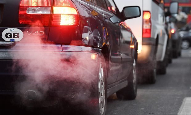 Йотингер е против общоевропейско спиране на бензиновите и дизелови коли
