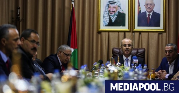 Палестинският министър-председател Рами Хамдала по време на заседанието в ивицата