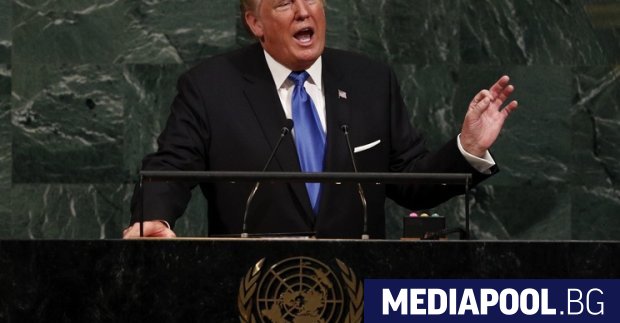 Снимка ЕПА Американският президент Доналд Тръмп призова във вторник страните