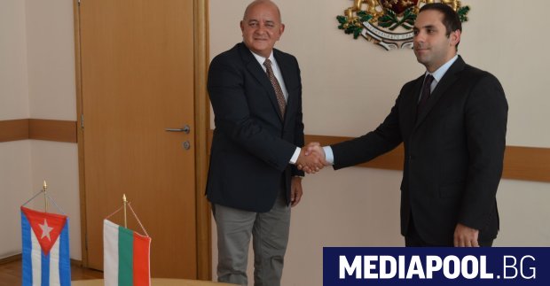 Кубинският посланик и министър Караниколов Възможността Куба да купи кораби