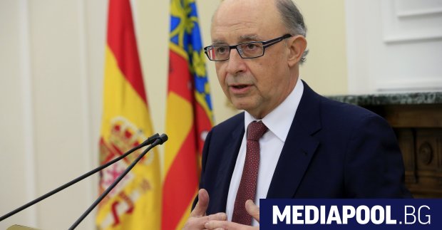 Испанският министър на бюджета Кристобал Монторо Испанското централно правителство наложи