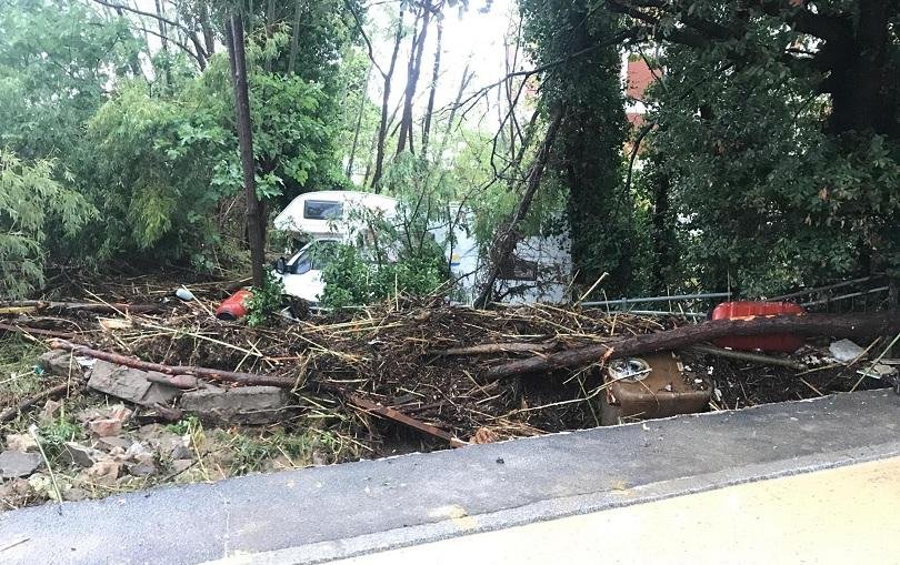Осем станаха жертвите на наводненията в Ливорно