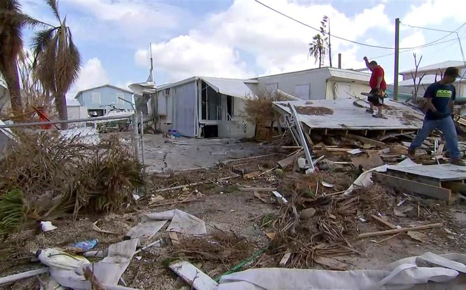 Жертвите на урагана "Мария" са над 30 души