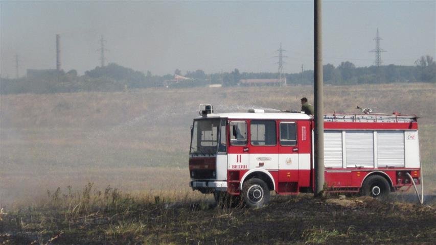 Пожар на сметището в Симитли затрудни движението по Е-79