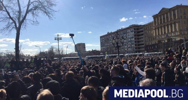 Руският опозиционен лидер Алексей Навални призова за протестни шествия в