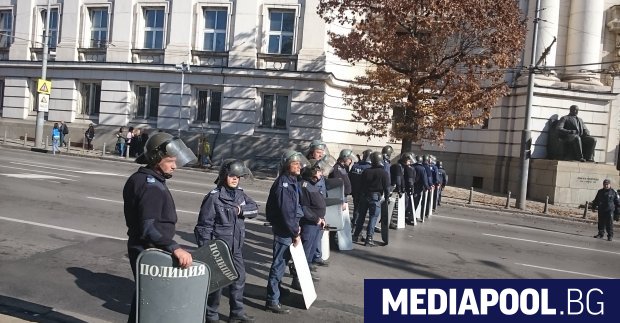 Промени в движението заради мача между Левски и ЦСКА затвориха